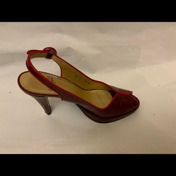 Charles Jourdan Red Alligator Print Peep Toe Heels  Size 5-1/2 M - Picture 3 of 10